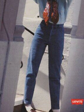 Vintage 80s Levi's Jeans Medium Wash Denim Shrink to Fit Straight Leg 26501-0118